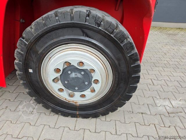 Truk forklift diesel Kalmar DCG160-12 TRIPLEX
