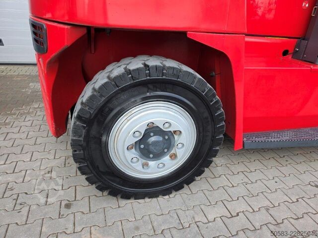 Truk forklift diesel Kalmar DCG160-12 TRIPLEX