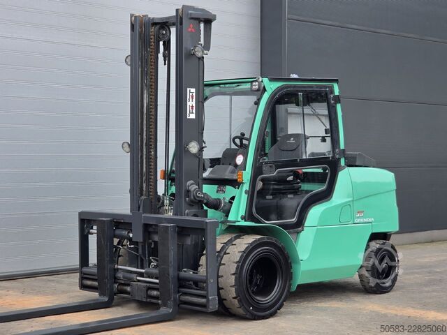 Truk forklift diesel Mitsubishi FD55NT