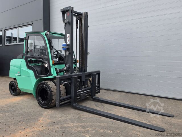 Truk forklift diesel Mitsubishi FD55NT