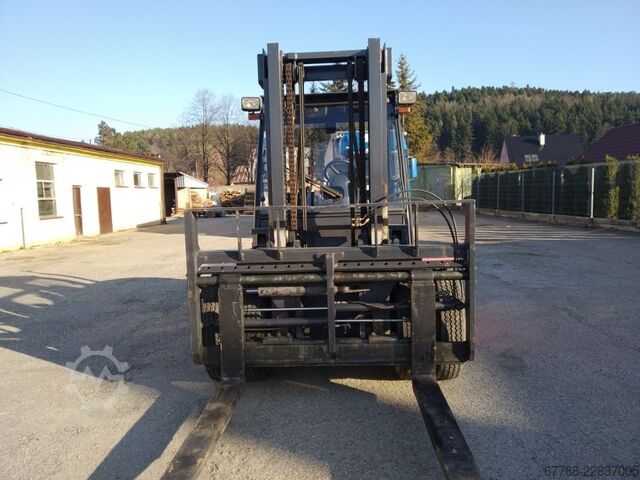 Viljuškar sa četiri točka DOOSAN D90S-5 / 9 ton