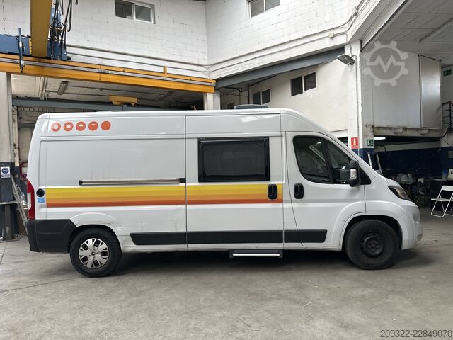 Matkailuauto Peugeot Boxer Carado CV600 del 2024 | Manuale | Completamente equipaggiato
