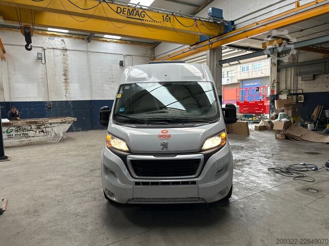 Matkailuauto Peugeot Boxer Carado CV600 del 2024 | Manuale | Completamente equipaggiato