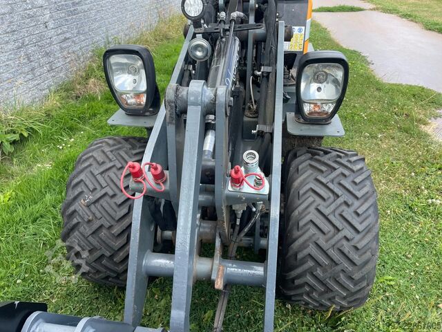 Krautuvas Giant G1500 Xtra met SPER en kenteken