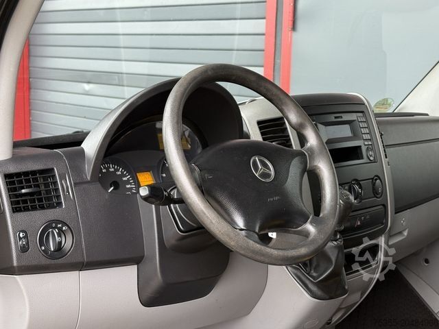 Pritschenwagen MERCEDES-BENZ Sprinter 311 CDI DoKa 6-Sitzer 2,7m Pritsche AHK