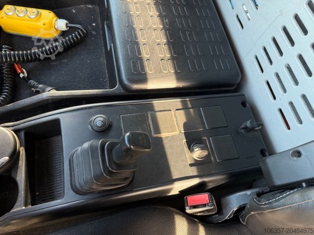 Flatbed truck with tarp IVECO Eurocargo 190EL32/P Schiebeplane E6 LBW 2200kg