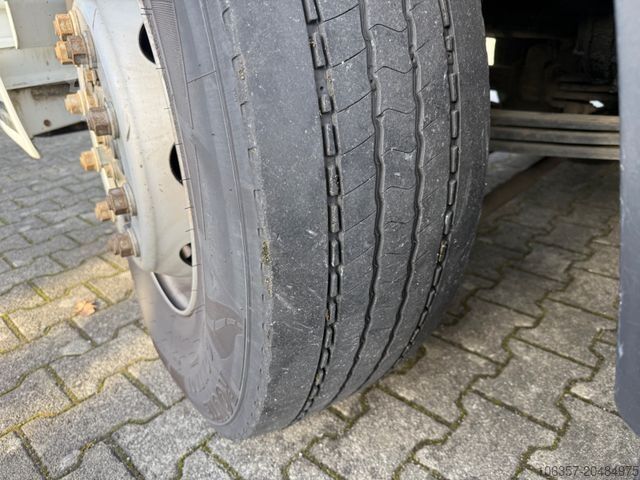 Flatbed truck with tarp IVECO Eurocargo 190EL32/P Schiebeplane E6 LBW 2200kg