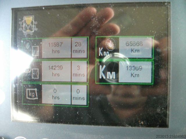 Ielu tīrīšanas mašīna SCANIA G230 Kehrmaschine SCARAB Magnum