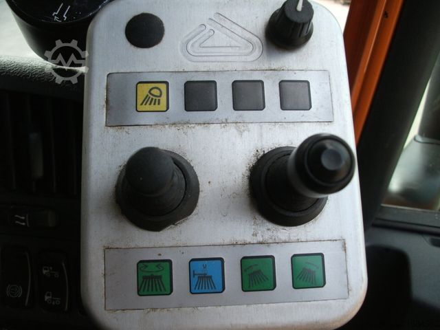 Ielu tīrīšanas mašīna SCANIA G230 Kehrmaschine SCARAB Magnum