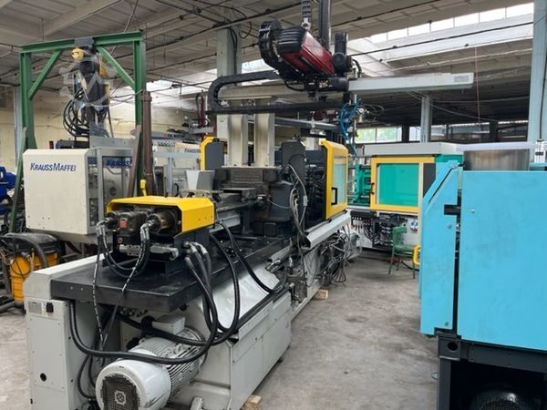 μηχανή χύτευσης με έγχυση Arburg 470S 1300-350