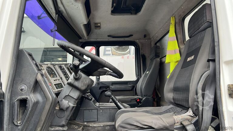 Volquete de 3 lados MAN 33.463 (STEEL SUSP. / CLEAN TRUCK / GOOD TYRES ...