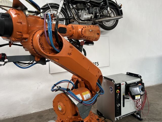 Industrijski robot ABB IRB 6700-205/2.80 IRC5