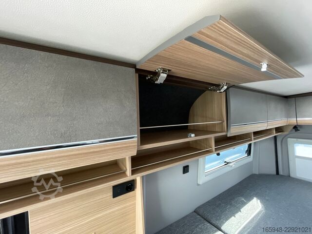 Kamper PÖSSL Summit Shine 600 L Elegance| Autom,Premium-Paket