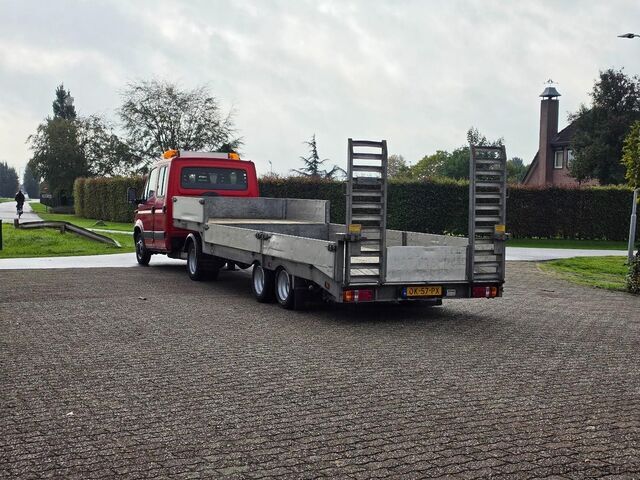 BE-SZM Iveco 40C 145pk met veldhuizen trailer en dubbele cab...