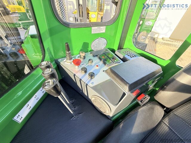 Stivuitor cu patru direcții Combilift C4000 GAS TRIPLEX 6900 FREE-LIFT CABIN