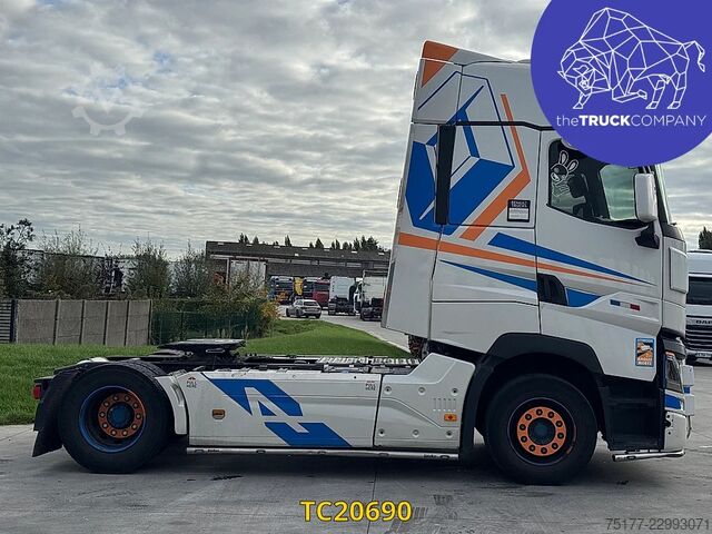  Renault T 520