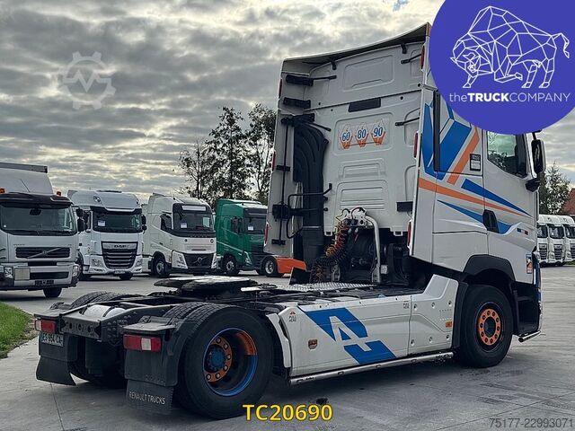  Renault T 520