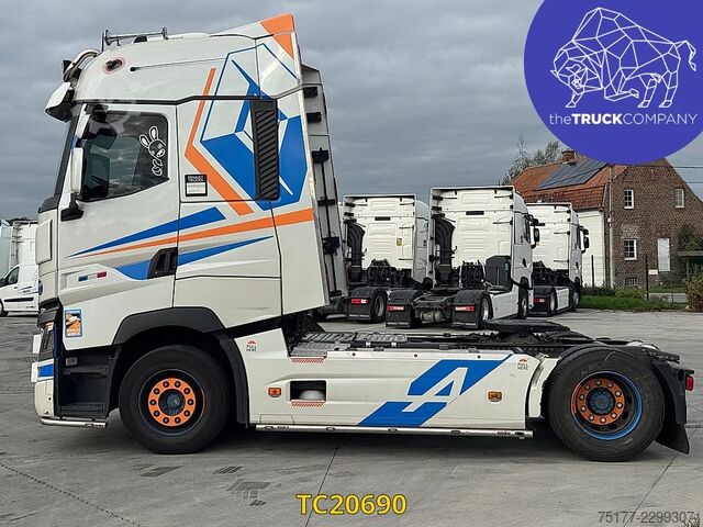  Renault T 520