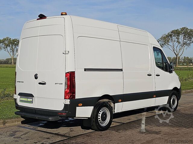 MERCEDES-BENZ SPRINTER 317 L2H2 RWD Automático Mbux Cámara 3 plazas Aire acondicionado Apple Carplay MERCEDES-BENZ SPRINTER 317 L2H2 RWD Automaat Mbux Camera 3 Zi...