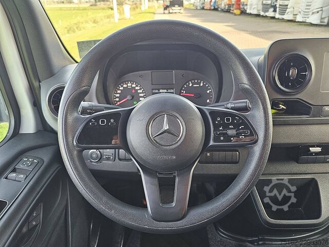 MERCEDES-BENZ SPRINTER 317 L2H2 RWD Automático Mbux Cámara 3 plazas Aire acondicionado Apple Carplay MERCEDES-BENZ SPRINTER 317 L2H2 RWD Automaat Mbux Camera 3 Zi...