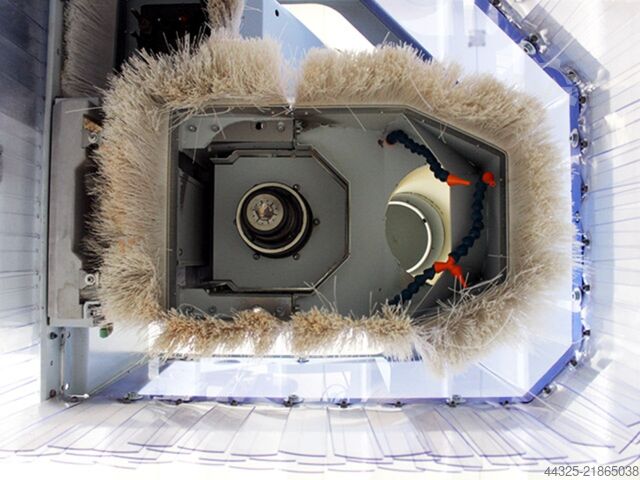 Обрабатывающий центр с раскладывающимся столом WEEKE VANTAGE 24 L