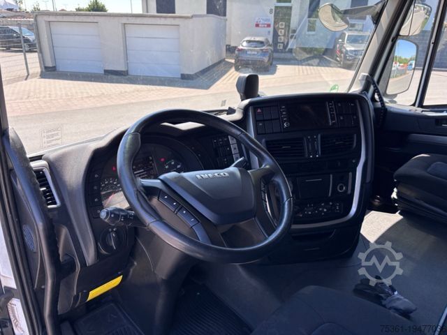 Влекач за голям обем IVECO Stralis 460 LNG MEGA RETARDER Euro6