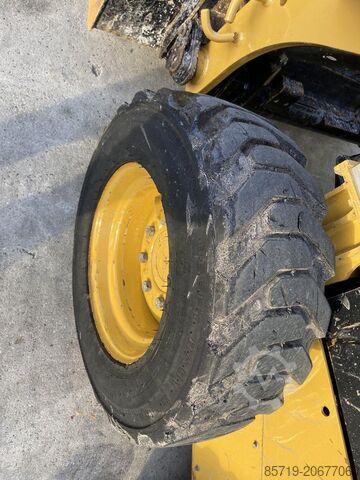 Lader CAT 226 D3 (5867)