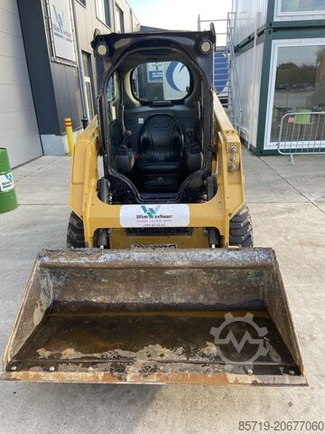 Lader CAT 226 D3 (5867)