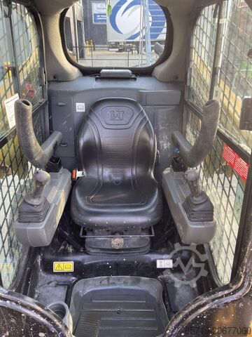 Lader CAT 226 D3 (5867)