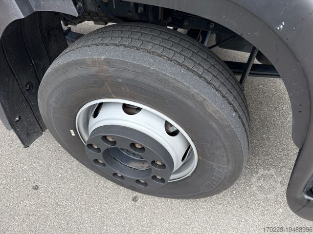 Kamion Iveco EUROCARGO 120-220