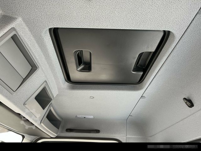 Furgone ribaltabile a tre lati MERCEDES-BENZ Atego 818 K 4x2 3-S.-Kipper+Klima+2xAHK+2100 km!