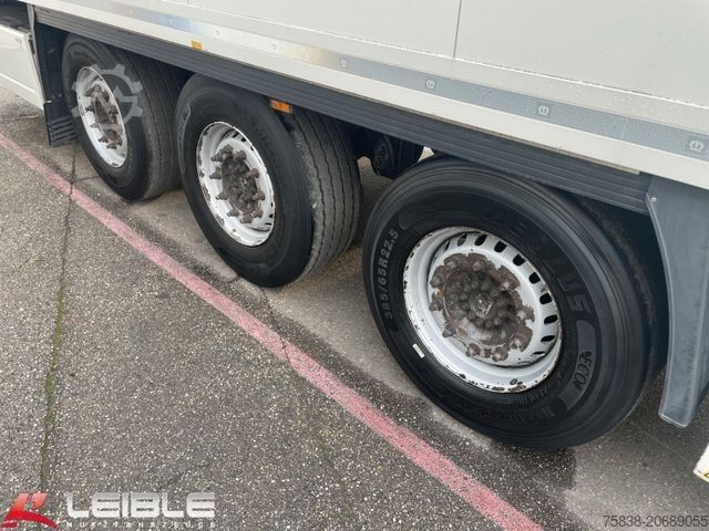 Kælivogna hálfpallhenger KRONE SD Kühlkoffer*Carrier Vector 1550*Doppelstock 22