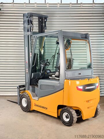 Электрический 4-колесный Jungheinrich EFG S30 - Service Neu - Batterie 90% - 7.5m Hub