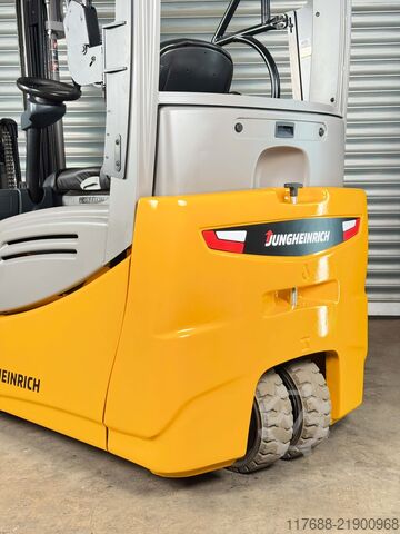 חשמלי 3 גלגלים Jungheinrich EFG 218k - Service Neu - Batterie 88% - Triplex