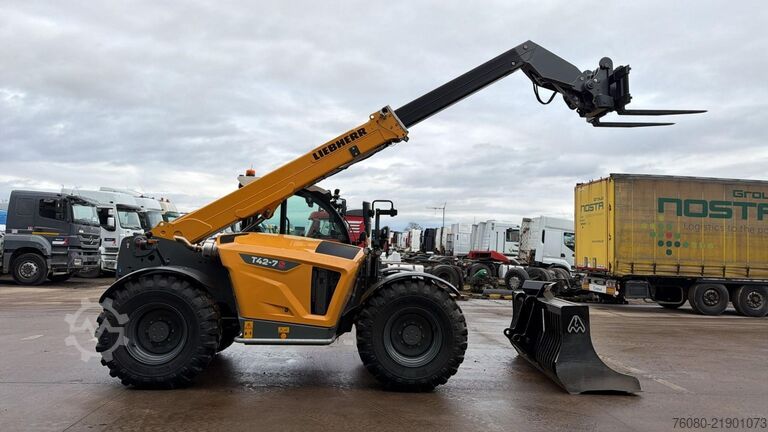 Carregador telescópico Liebherr T42-7S (INCL BUCKET / BE MACHINE / LIKE NEW / 7...