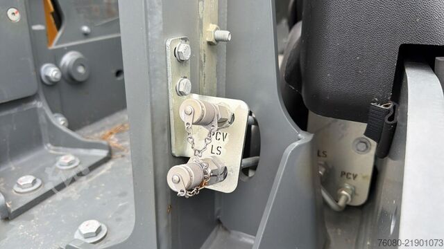 Cargadora telescópica Liebherr T42-7S (INCL BUCKET / BE MACHINE / LIKE NEW / 7...