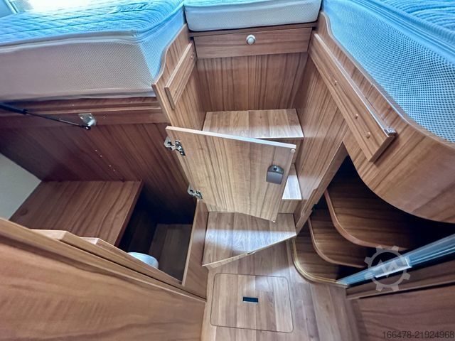 半集成式房车 HYMER/ERIBA Tramp T 704 SL *d*