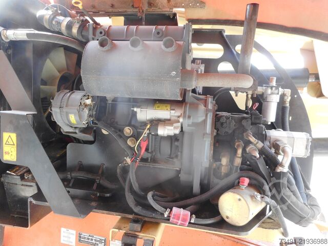 Piattaforma a pantografo JLG 450AJ Diesel Allrad 16m