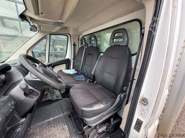 Furgon i mbyllur PEUGEOT Boxer Koffer ** Motorschade **FESTPREIS