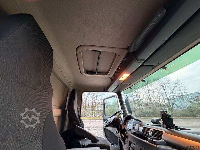Transporter mit Koffer MAN TGL 8.190  Isolier Koffer mit Ladebordwand