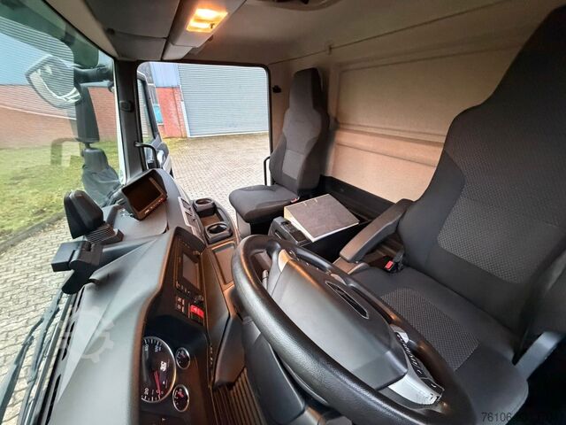 Transporter mit Koffer MAN TGL 8.190  Isolier Koffer mit Ladebordwand