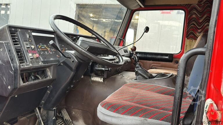 キャブ付きシャシー Scania 82 - 210 (LAMES / STEEL SUSP. / POMPE MANUELLE ...