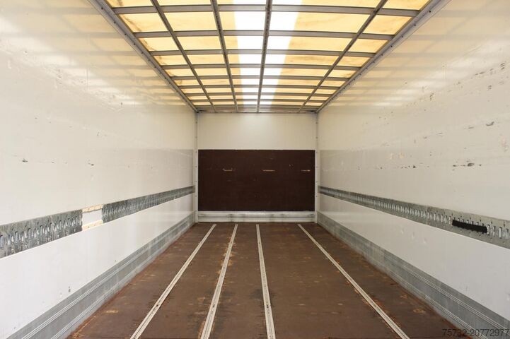 ボックス型トラック Mercedes-Benz Atego 1321 E6  Koffer Klima Kamera LBW Nur 85 Tkm