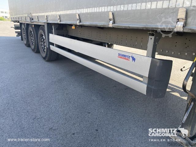 Öppen semitrailer med kapell Schmitz Cargobull Semitrailer Curtainsider Standard