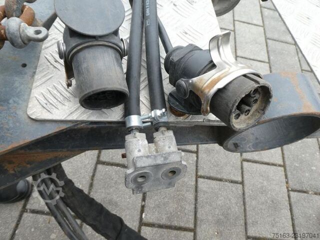 Remolque de troncos  Kurzholzanhänger P020 Spezialanhänger