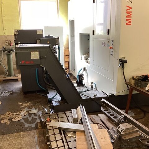 Pionowe centrum obróbcze Emco MMV 2000