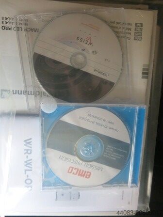 Pionowe centrum obróbcze Emco MMV 2000