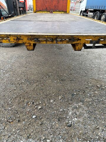 Vaihtokori auki Krone BDF 7,45m Lochleiste Teleskopstützen