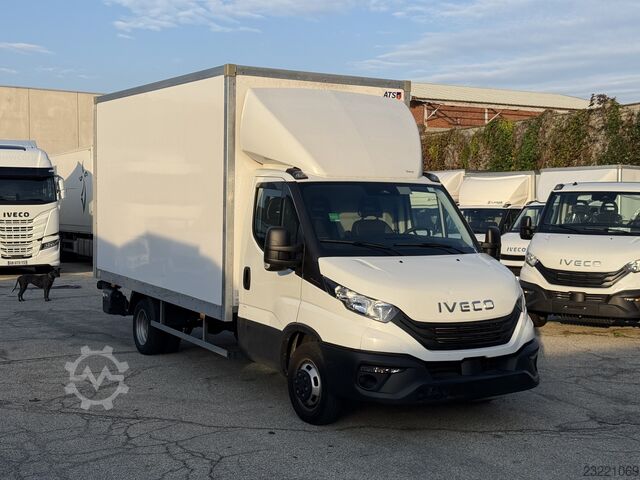 Dobozos furgon Iveco Daily 35-160