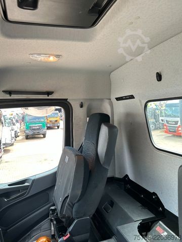 Camión de carga pesada MERCEDES-BENZ 2651 SZM+HIAB 638 Kran6x6 ausziehbarer Tieflader